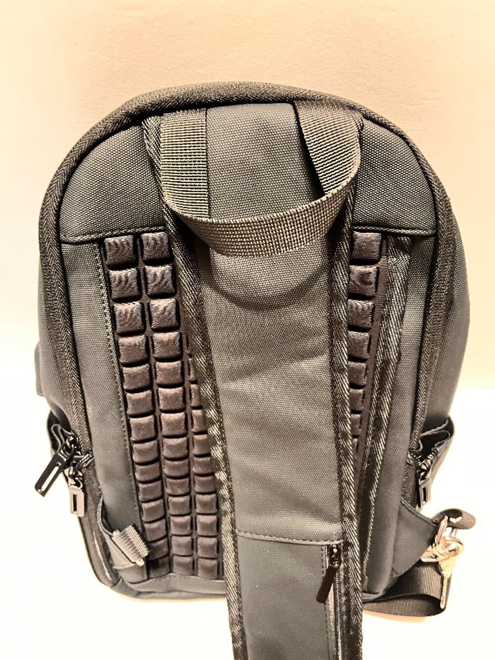 NEW! Commuter Bundle (Headphones, Bag and Travel Set) - Picture 7 of 14